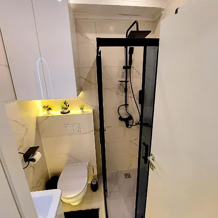 A'dors דירה סקופיה